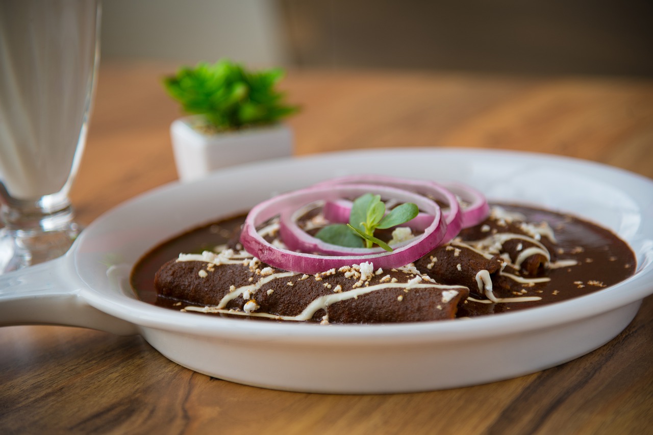 ROYAL-HOLIDAY-ENCHILADAS-DE-MOLE