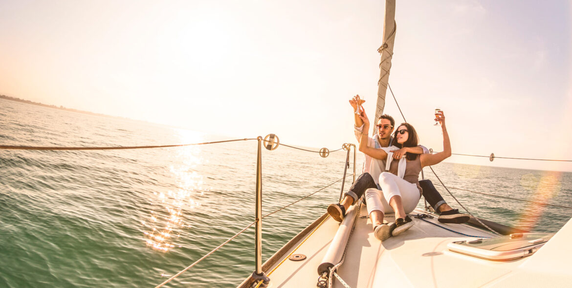 royal-holiday-pareja-yate VALENTINE'S DAY