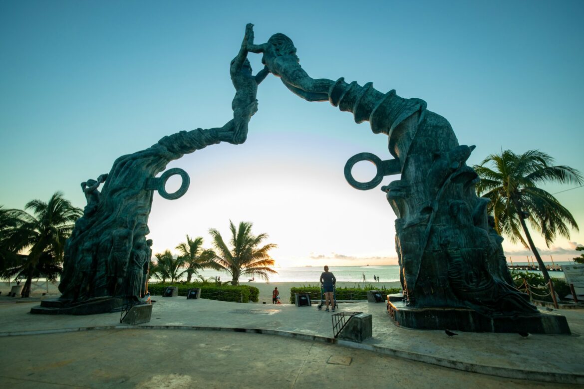 sergio-sala-O8jBHgNFDss-unsplash playa del carmen