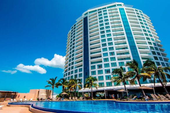 royal-holiday-blog-nota-fachada-park-royal-beach-mazatlan Park Royal Beach Mazatlán