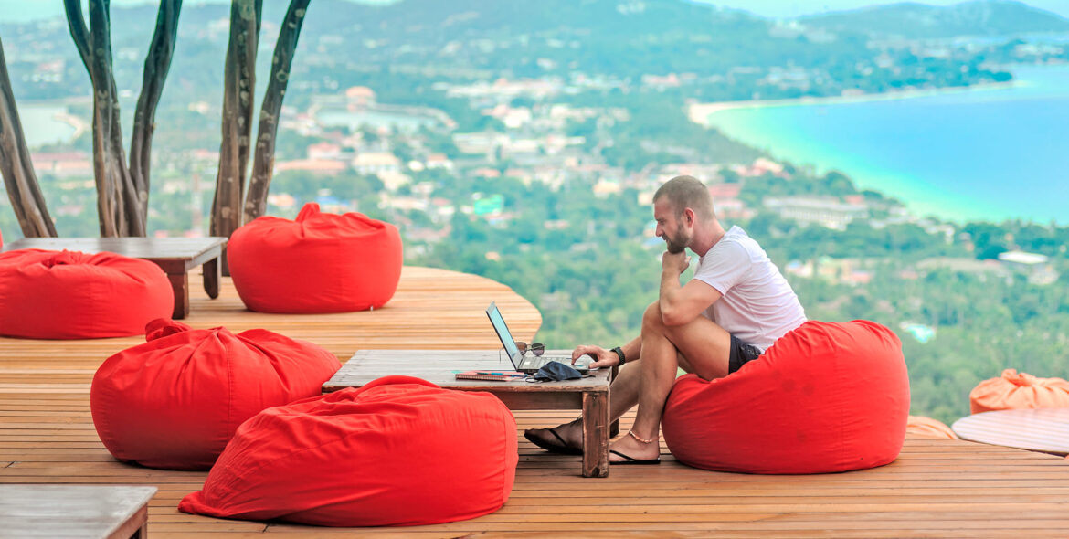 royal-holiday-laptop-vista