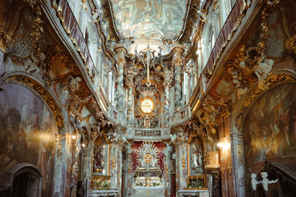 Interior de Asamkirche