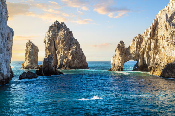 Early sunset view of the El Arco Arch at the Land’s End rock formations on the Baja Peninsula, at Cabo San Lucas, Mexico. los cabos